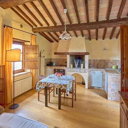 Borgo Fastelli מלון דירות 4*