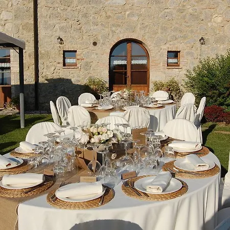 Borgo Fastelli מלון דירות 4*